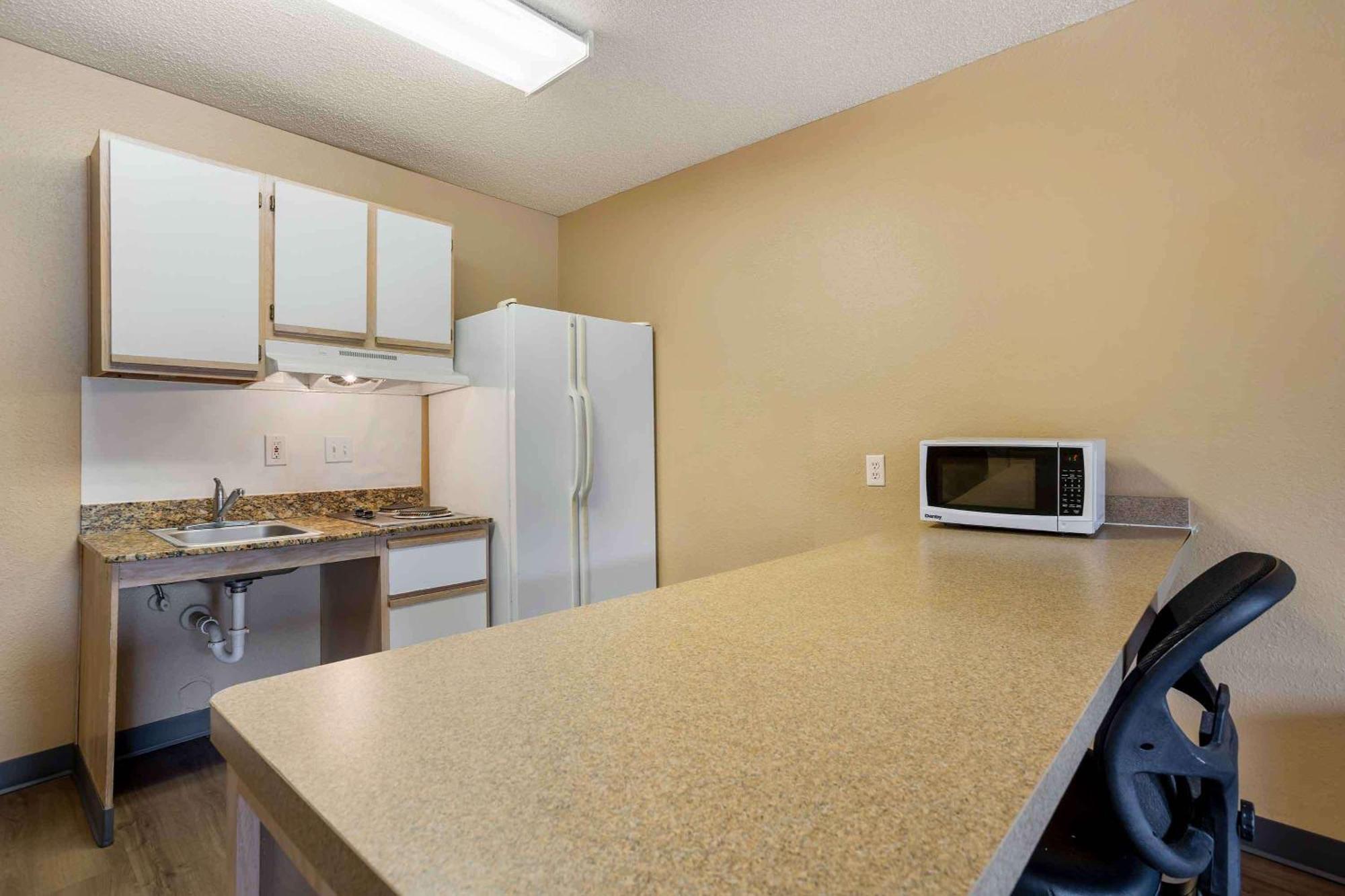 Extended Stay America Select Suites - Houston - Sugar Land Exterior photo