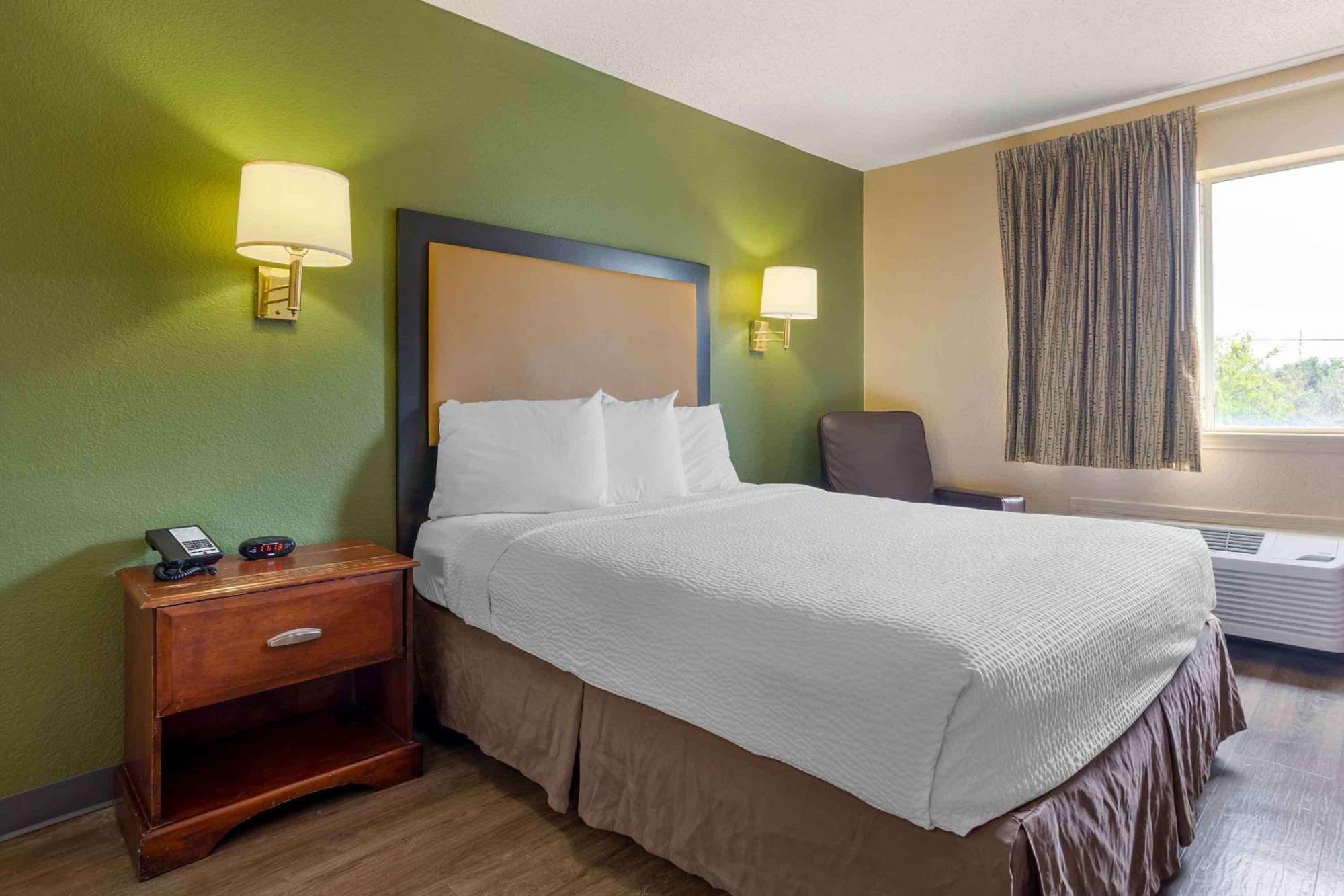 Extended Stay America Select Suites - Houston - Sugar Land Exterior photo